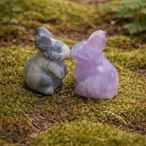 Mini Crystal Bunny Carvings -Drilled